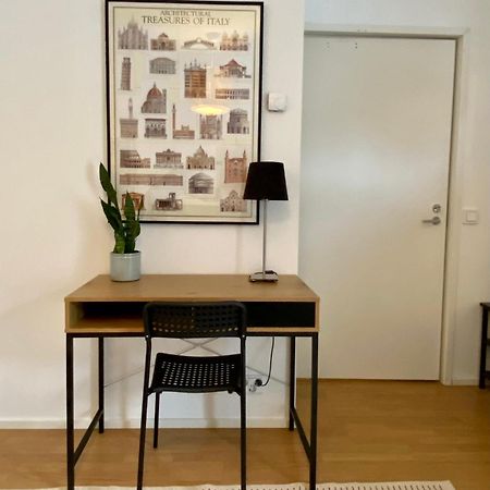 Tranquil Studio Near Nature, Free Parking& Wifi เฮลซิงกิ ภายนอก รูปภาพ